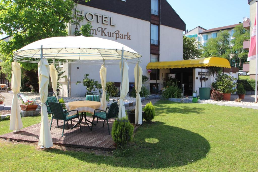 באד ווימפן Hotel Am Kurpark מראה חיצוני תמונה